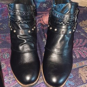 BRAND NEW ANKLE BOOTS